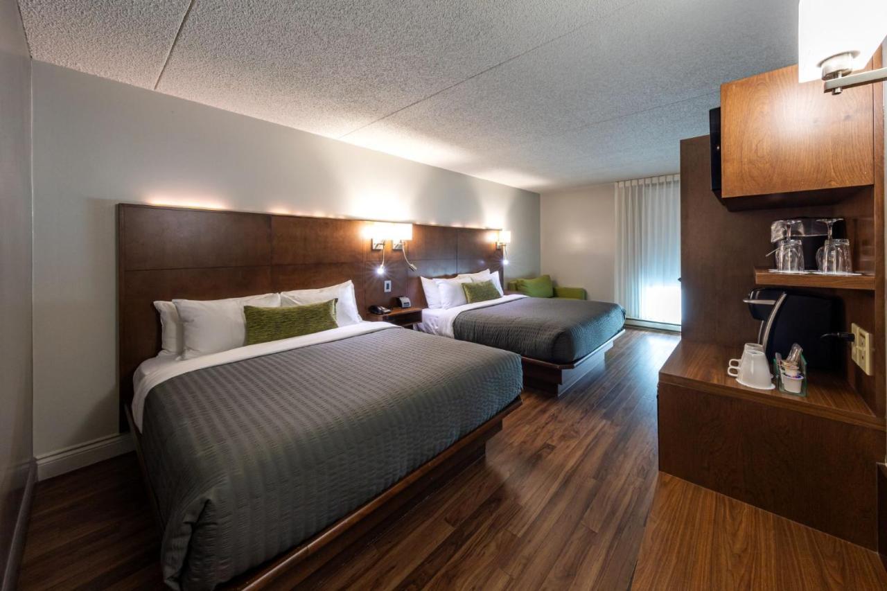 Hotel & Normandin
