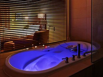 & Normandin Hotel Quebec City