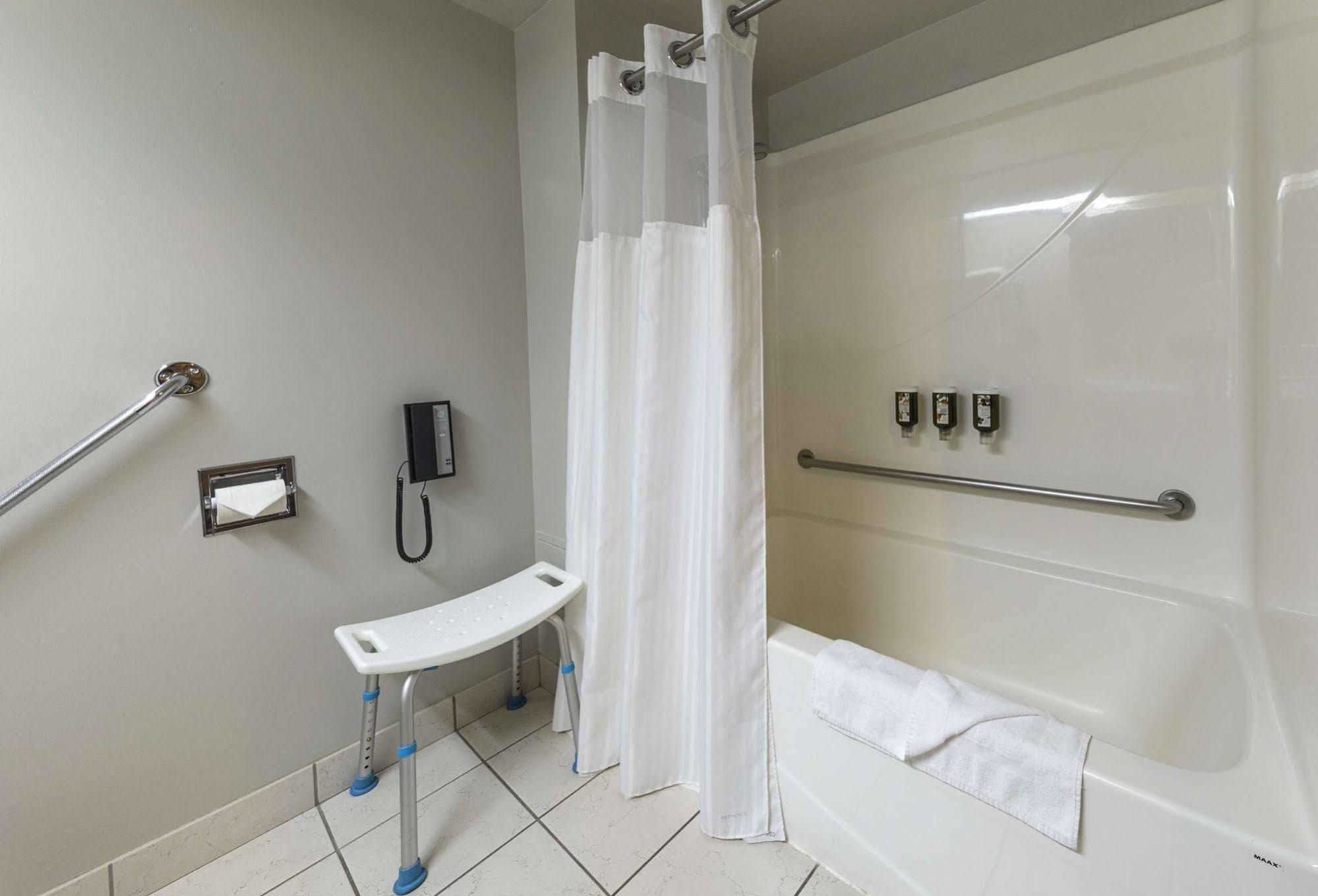 & Normandin Hotel